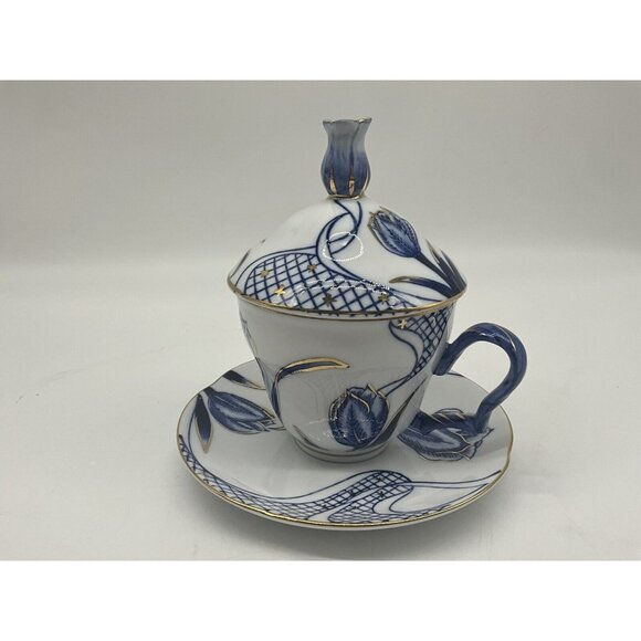 Bombay Company VTG Lidded Teacup and Saucer Set Collectible Blue/White Floral  1 - Picture 10 of 16